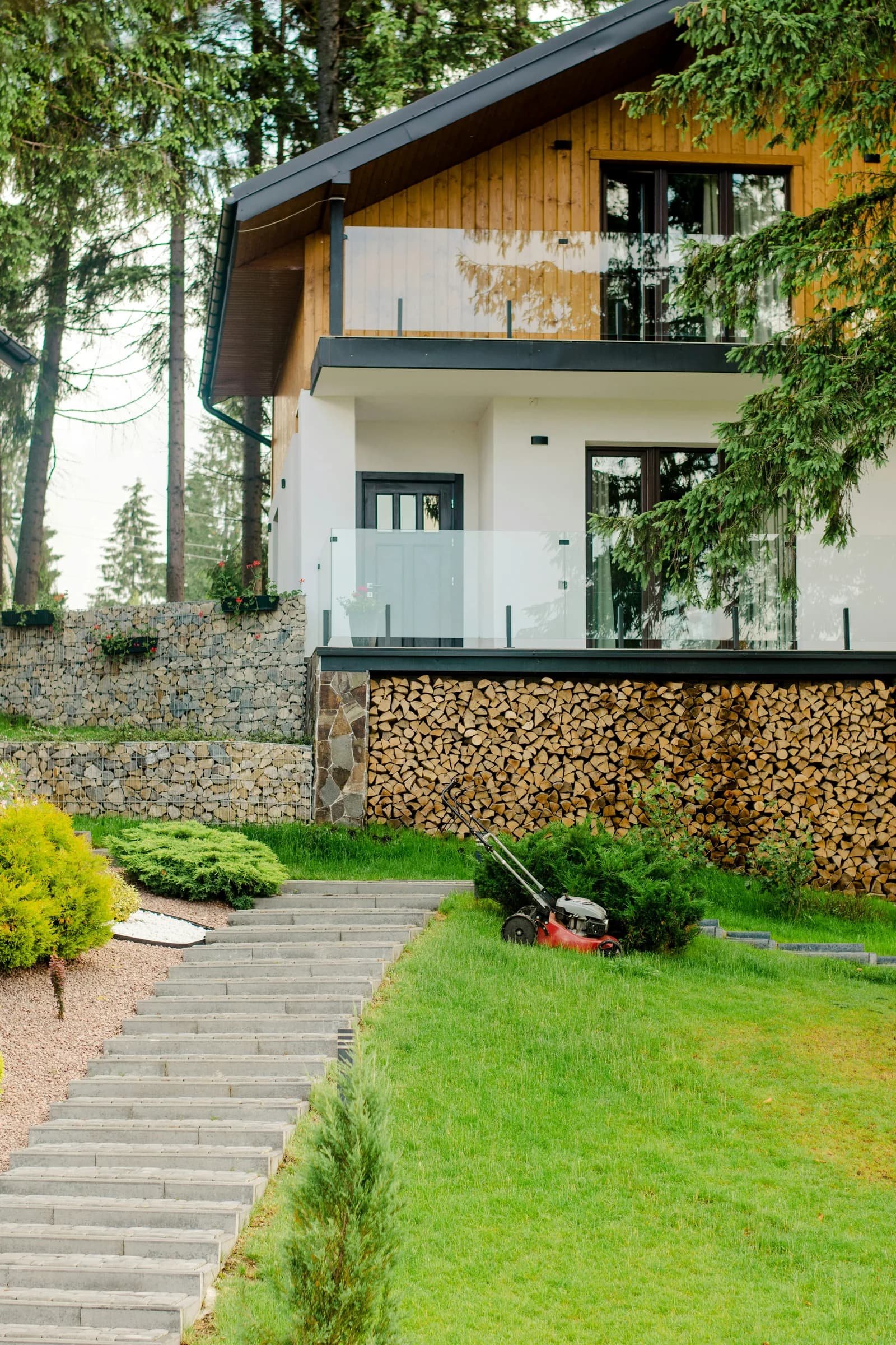 Beautifully maintained home and garden